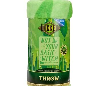 BNWT soft Wicked ‘Not Your Basic Witch’ Elephaba Green Witchy Throw Blanket